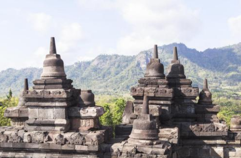 4 days Jakarta Yogyakarta tour